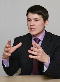 Генеральный директор компании 'Кредитмарт' Купко Юлия, директор по маркетингу Будорагина Татьяна и старший аналитик Андрей Романов во время интервью в бизнес-центре 'Шереметьевский'