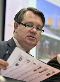 П/к на темы: 'Праздничное оформление Москвы к 65-летию Победы' и 'Защита уличных видеоэкранов от хакерских атак', с участием председатель комитета рекламы, информации и оформления Москвы Владимира Макарова, в 'Интерфаксе'