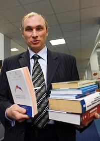 Мухамеджанов Андрей, руководитель направления некредитных продуктов банка 'Интеза'.

