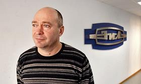 Директор по маркетингу ЗАО 'Торговый Дом ЗИЛ' Виктор Новоченко во время интервью на территории 'Торгового Дома ЗИЛ'