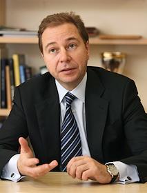 Директор по стратегии и корпоративному развитию компании 'Русал' Артем Волынец во время интервью