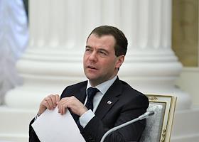 Медведев во френче. Помощники президента РФ фото.