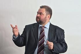 Генеральный директор  интернет-портала '100 дорог' Мария Малышева, генеральный директор компании ITECH.group Александр Щербина, заместитель генерального директора сети турагентств 'Орко-тур' Владимир Антропов во время интервью в фотостудии ИД 'Коммерсантъ'