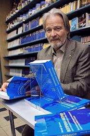 Первый генеральный директор ИКЕА в России Леннарт Дальгрен во время презентации своей книги 'Вопреки абсурду. Как я покорял Россию, а она - меня. Воспоминания бывшего генерального директора Икеа в России' в Московском Доме Книги