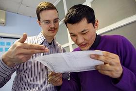 Социальные предприниматели, занимающиеся доставкой экологически чистой еды от фермеров Булат Ламбаев и Алексей Таников