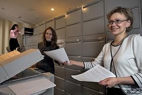 Юдина Марина, начальник отдела добровольного пенсионного обеспечения НПФ 'ГАЗФОНД', и сотрудники отдела. 
