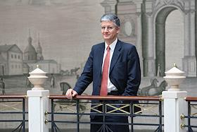 Клаудио Фернандес Араос — партнер и член руководящего комитета компании Egon Zenhder International
