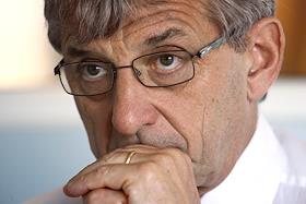 Генеральный директор 'Ашан Россия' Жан-Пьер Жермен, во время интервью в офисе компании