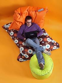 Корреспондент ИД 'Коммерсантъ' Иван Ждакаев в фотостудии  ИД 'Коммерсантъ'