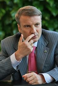 Глава Сбербанка России Герман Греф во время интервью в офисе компании