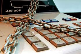 Российский кассовый аппарат АМС-100Ф в цепях