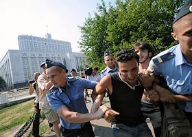 Акция протеста, организованная защитниками Химкинского леса, у Белого дома