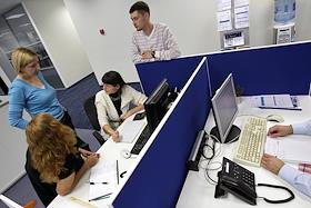 Директор комании 'Медиалогия' Александр Волков. Работа сотрудников компании