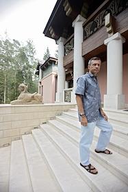 Глава компании 'Арбат-капитал' Алексей Голубович в своем загородном доме