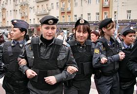 Митинг гей- активистов, по случаю дня рождения мэра Москвы Юрия Лужкова. Митинг прошел у здания Мэрии Москвы