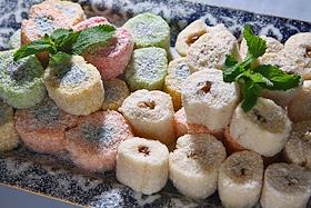 Восточные сладости в ресторане 'Ходжа Насреддин в Бухаре'. 
парварда, пашмак и рахат-лукум.
