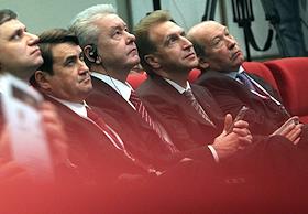 Конгресс Road Traffic Russia 'Организация дорожного движения в Российской Федерации' в рамках 'Транспортной недели - 2010', в гостинице 'Метрополь'. Организаторы: министерство транспорта РФ и межрегиональная общественная организация 'Координационный совет по организации дорожного движения'.
