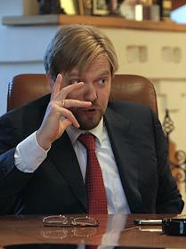 Ермолай Солженицын, руководитель компании Маккензи во время интервью в ИД 'Коммерсантъ'