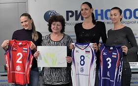 П/к, посвященная проведению второго благотворительного аукциона в помощь волейболистке Наталье Сафроновой, которая восстанавливается после перенесенного в декабре 2009 года инсульта, в РИА Новости.
