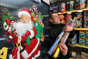 Работа магазина 'Русский Фейеверк'