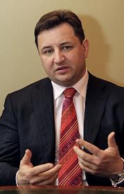 Председатель правления банка 'РОСБАНК' Владимир Голубков в главном офисе компании