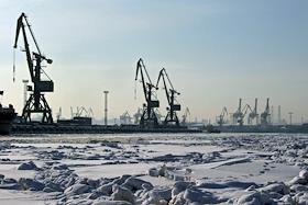 Сакнт-Петербургский морской порт зимой