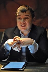 Владелец 'Техносилы' Михаил Кокорич во время интервью в отеле 'Националь'