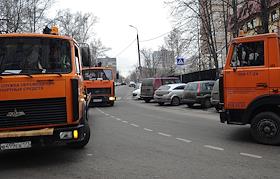 Эвакуаторы на улице Врубеля