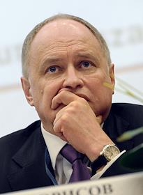 Деловой мужчина. Малу калуза qnet. Управление культуры красноярск. Представитель главного директора. Представитель главного директора.