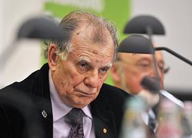 Подписание меморандумов между Фондом 'Сколково' и академическими институтами Российской Академии Наук (РАН) в здании РАН.
