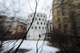 Дом архитектора Константина Мельникова в Кривоарбатском переулке.

