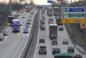 Движение автомобилей на Ленинградском проспекте