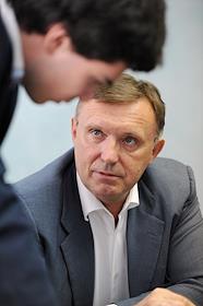 Генеральный директор торгово-финансовой компании 'КАМАЗ' Сергей Когогин в офисе компании