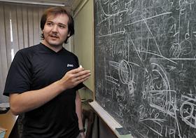 Сотрудник Отделения теоретической физики Физического института имени П.Н.Лебедева Российской академии наук (ФИАН)Андрей Семенов