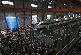 Торжества, посвященные 10-летию отрасли украинского пассажирского вагоностроения, на Крюковском вагоностроительном заводе