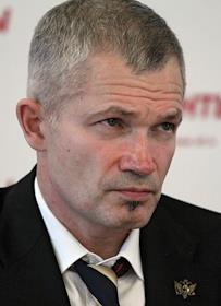 П/к на тему 'Реакция общества на приговоры для фигурантов дел Свиридова и Волкова' в пресс-центре информационного агентства 'Аргументы и факты - Новости'.
В п/к примут участие: Игорь Трунов - адвокат, заместитель председателя Международного союза юристов, вице президент Федерального союза адвокатов России, почетный адвокат РФ; Вениамин Роднянский - координатор 'Молодой Гвардии Единой России' в области межэтнической и межрегиональной политики; Евгений Селеменев - эксперт в области фанатского движения, бывший лидер Фратрии и объединенной группы болельщиков московского 'Спартака'; Александр Брод - директор Московского бюро по правам человека, член Общественной палаты РФ.
