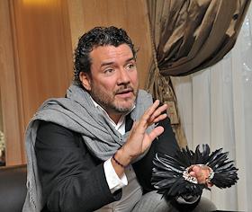 Интервью c дизайнером Вильфредо Розадо в гостинице 'Арарат Парк Хаятт'.
