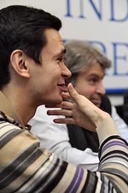 П/к руководителя проекта Сетевого общественного телевидения Игоря Яковенко на тему: 'Телевидение для людей. Презентация общественного телевидения в интернете - СОТВ.РФ', в 'Независимом пресс-центре'.
