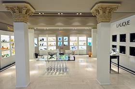 Интерьер бутика 'Daum & Lalique'