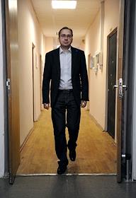 Начальник отдела управления государственной службы Института государственного и муниципального управления НИУ ВШЭ Алексей Конов во время интервью