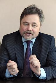 Управляющий директор по обеспечению деятельности Антикризисного фонда ЕврАзЭС Сергей Шаталов во время интервью