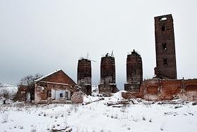 Дом-музей Рериха. Руины завода по обжигу известняка. 
