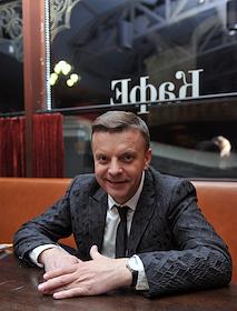 Интервью с журналистом Леонидом Парфеновым в кафе 'Академия'