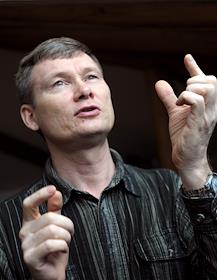 Предприниматель, изобретатель, один из разработчиков аккумуляторных батарей Константин Майоров.       
