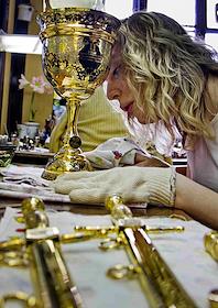 Изготовление первого Кубка для награждения победителей предстоящего Чемпионата Европы по дзюдо в Челябинске