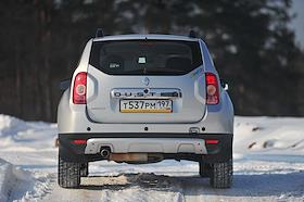 Корреспондент ИД 'Коммерсантъ' Иван Буранов во время тест-драйва автомобиля Renault Duster (Рено Дастер)