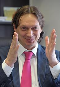 Вице-президент холдинга 'ПрофМедиа' Сергей Тихонов во время интервью в своем офисе