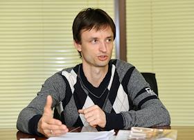 1. Поляков Юрий, директор по маркетингу Exisr.ru - автор
2. Альберт Башаев, руководитель отдела продаж ООО 'А-Деталь' - практик
3. Литвинов Сергей, ген.дир маркетинговое агенства 'Автомаркетинг' - консультант
