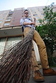 Юрист, один из создателей интернет-сервиса по наведению порядка в сфере ЖКХ и городской инфраструктуре «ДомДворДороги» Дмитрий Левенец