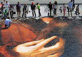 Год Германии в России. Сборка пазла 'Автопортрет' Альбрехта Дюрера на Манежной площади